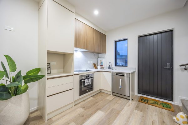 6-35 Crawford Avenue_07